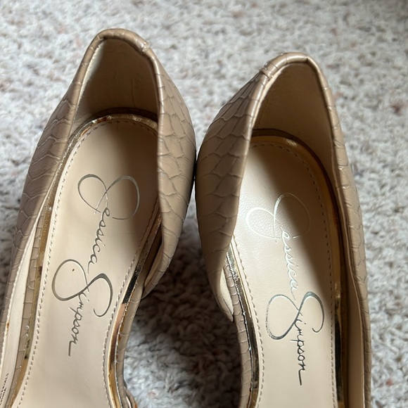 Heels - Picture 3 of 8